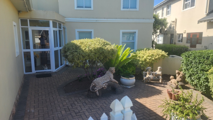 4 Bedroom Property for Sale in Marina Martinique Eastern Cape